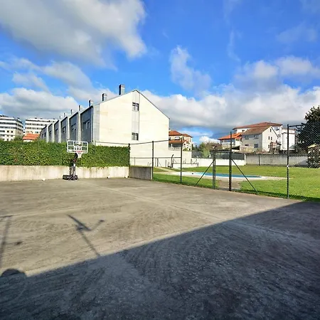 Adosado Con Piscina En Pontevedra