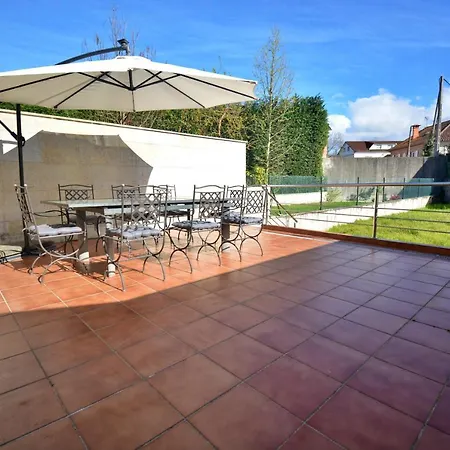 Holiday home Adosado Con Piscina En