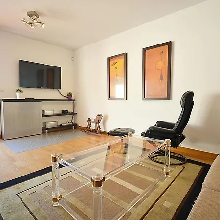 Holiday home Adosado Con Piscina En